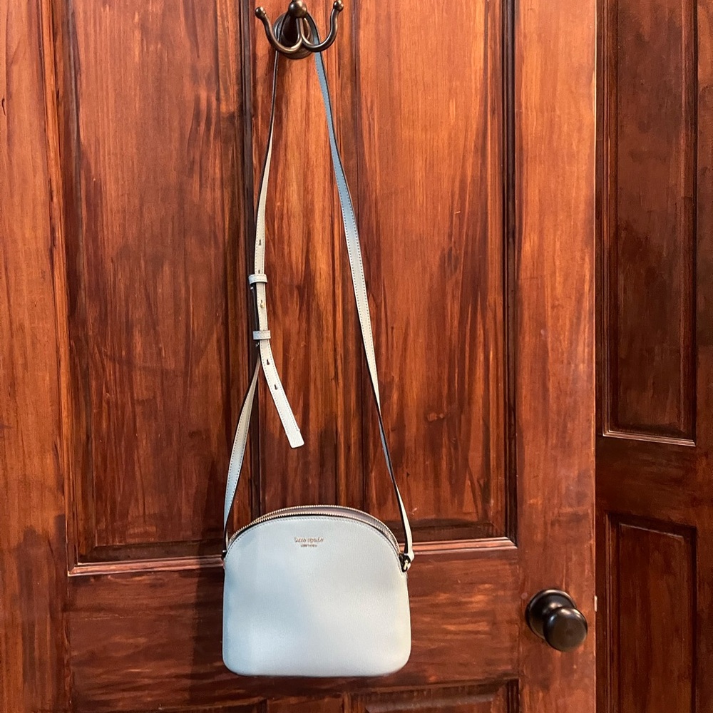 Cute crossbody Kate spade. Minty/baby blue color. Like new!